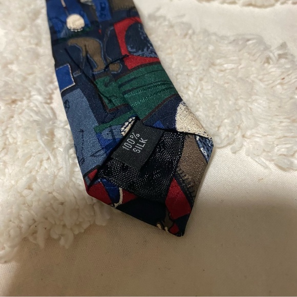 Tie golf enthusiasts is blue white red and green - Picture 5 of 5